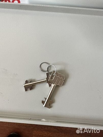 Сейф металлический новый