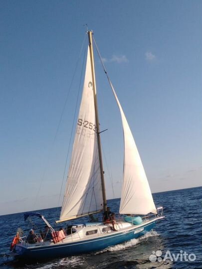 Парусная яхта