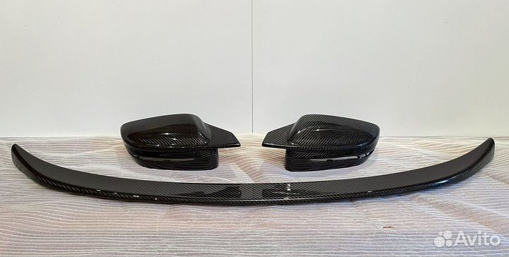 Комплект спойлера и корусов зеркал карбон bmw g20