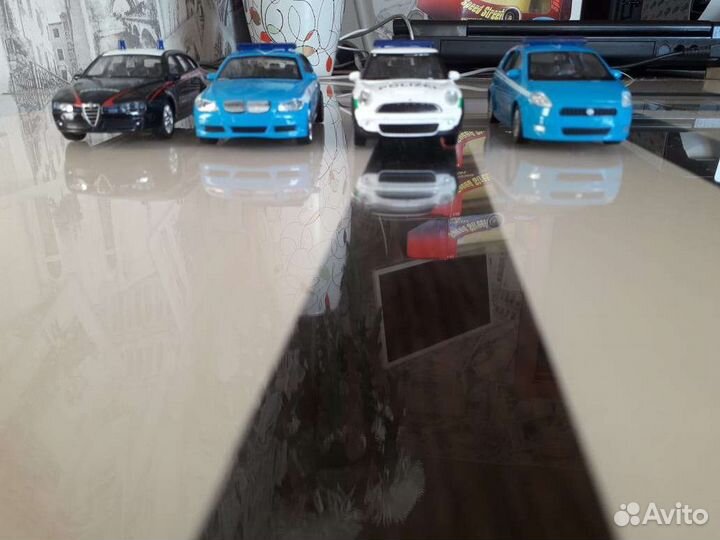 Модели машинок 1:43 Welly