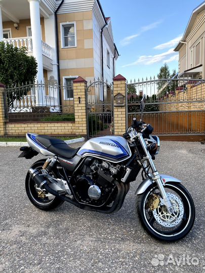 Honda CB400SF 10000 км. пробег