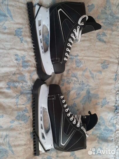 Коньки хоккейные