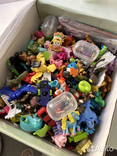 Игрушки из киндера пакетом