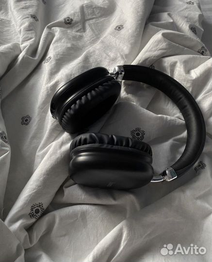 Беспроводные наушники новые