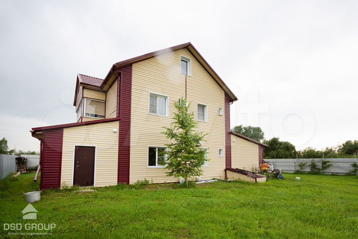 Коттедж 272 м² на участке 15 сот.