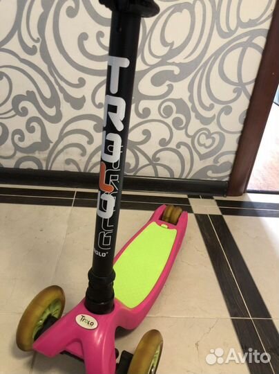 Самокат детский Trolo maxi салатово-розовый