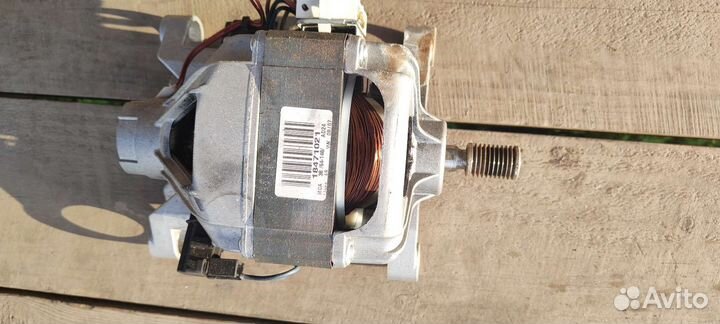 Двигатель от стиральной машинки Ariston
