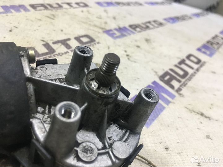 Моторчик стеклоочист. передний Фольксваген Бора