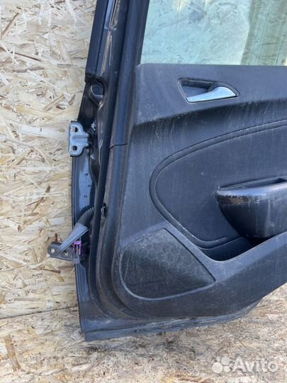 Дверь задняя правая Opel Astra J