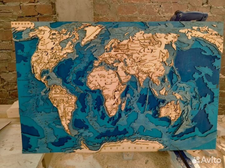 Деревянная карта мира 3D
