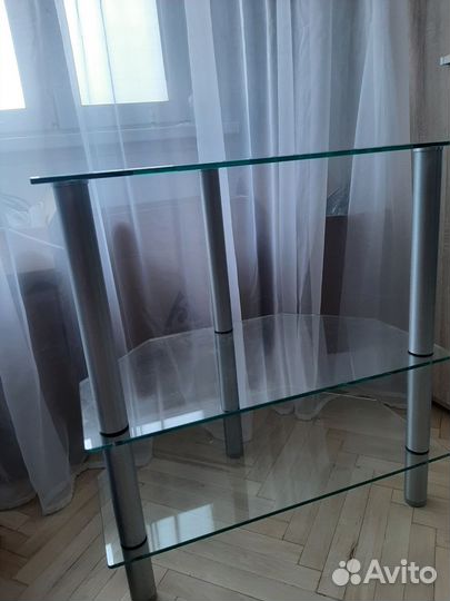 Стеклянная тумба под телевизор