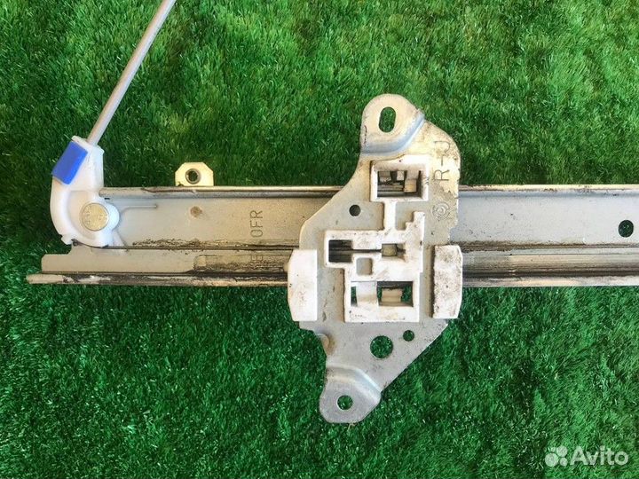 Электростеклоподъемник передний правый R