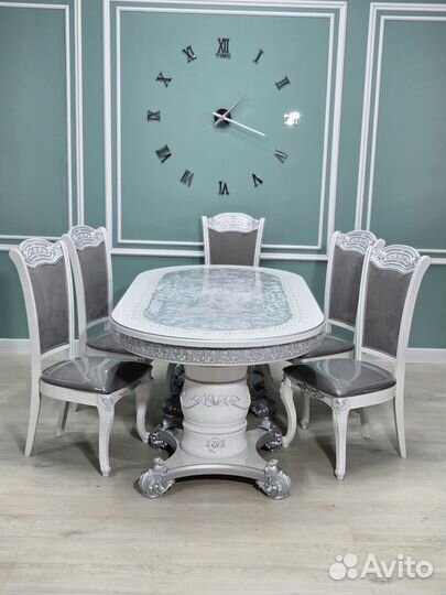 Кухонный стол и стулья