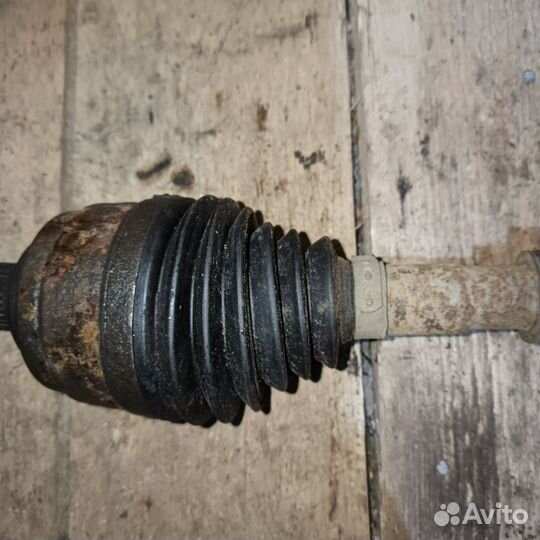 Полуось передняя правая Nissan Teana J31