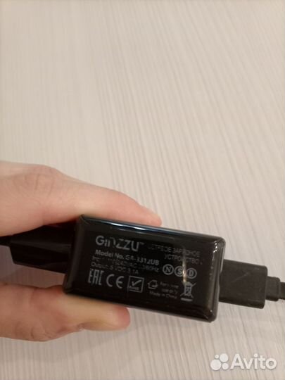 Зарядка для телефона с разъёмом micro-usb