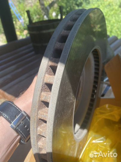 Тормозные диски kia к 5 2.5 передние б/у оригинал