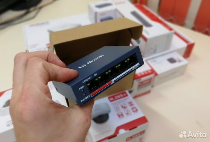 1-4 порта PoE-коммутатор DS-S504P(B) HiWatch