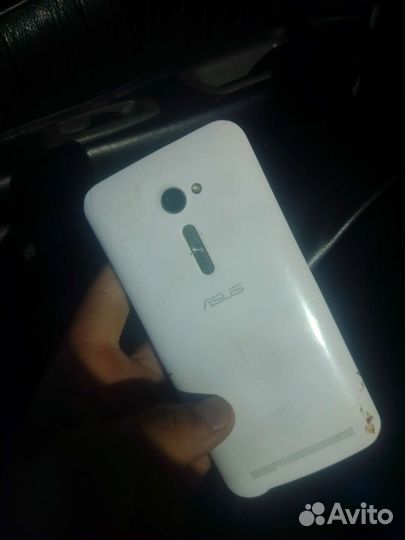 ASUS ZenFone 2 Deluxe, 4/64 ГБ