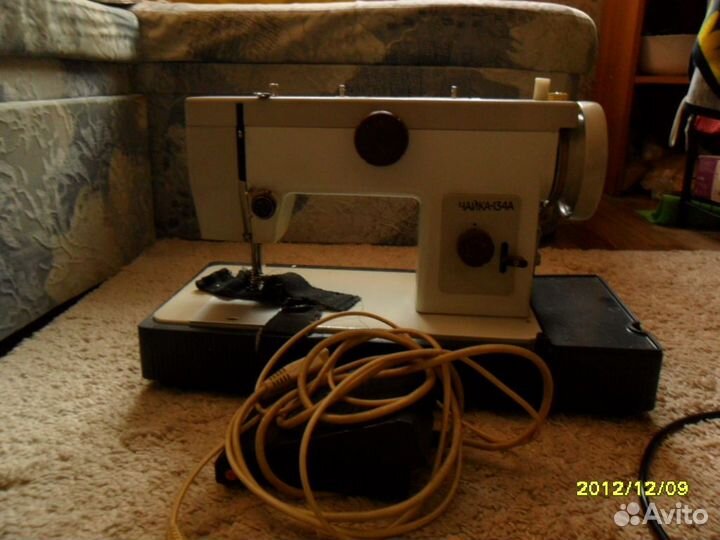Продам электрическую настольную швейную машинку
