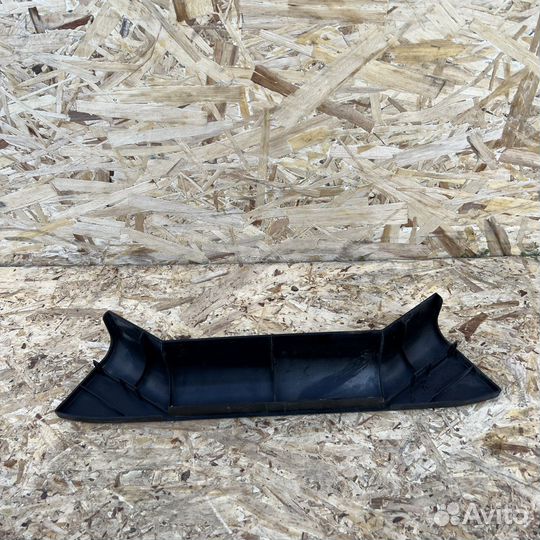 Крышка кабельной проводки салона BMW 5 E60