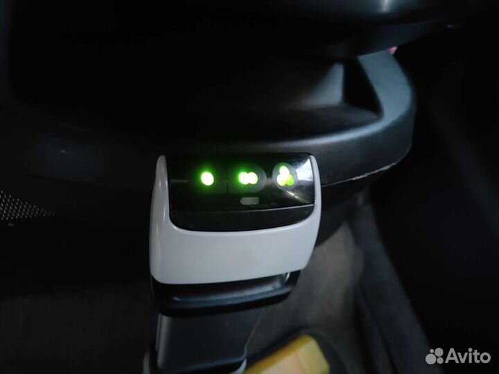 Автолюлька maxi cosi pebble FamilyFix с базой