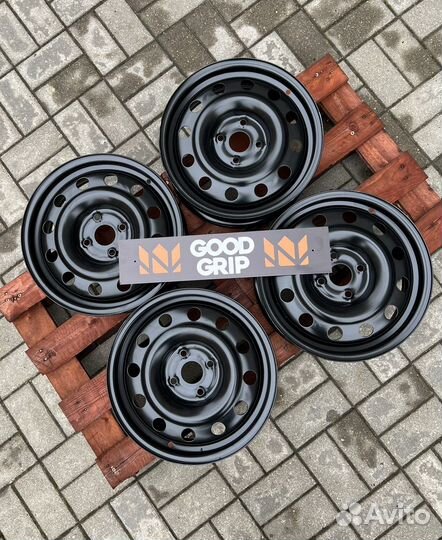 Штампованный диск R15 Rio Solaris