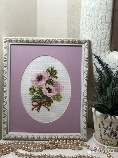 Картина интерьерная, вышитая крестиком