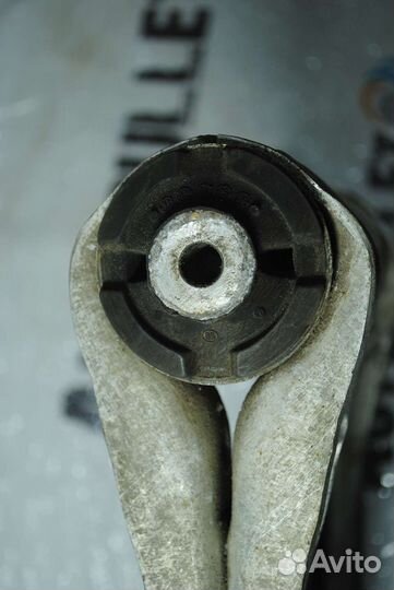 Рычаг передний верхний левый Mercedes W211