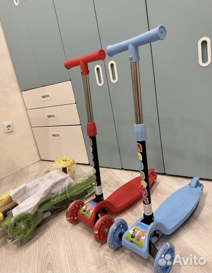 Самокат детский трехколесный новый