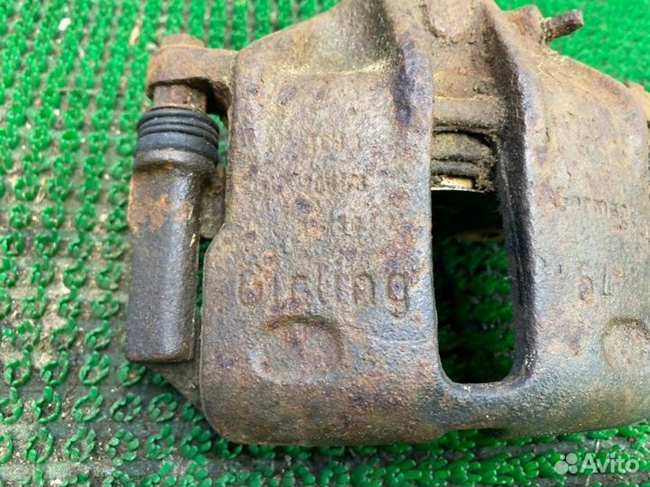 Суппорт передний левый Volkswagen Golf 3 AAZ 1997