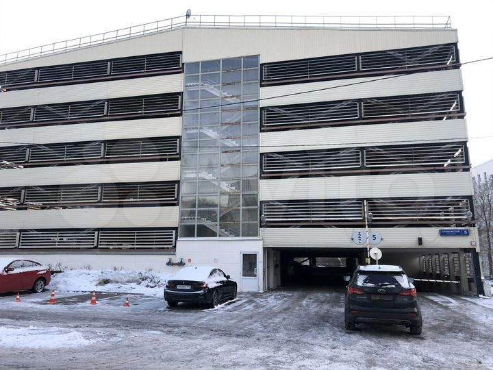 Машиноместо, 13 м²