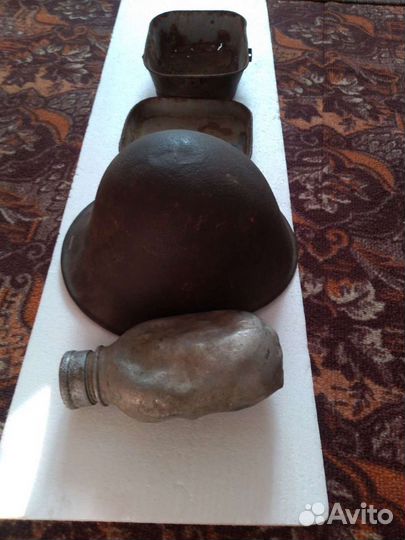 Личные вещи румынских солдат(каска, фляжка, посуда