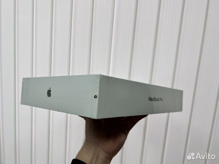 Hовый MacBook 13 Pro M2 8/256Gb+