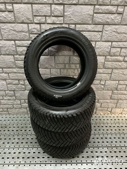 Goodyear Ultragrip Ice Arctic 205/55 R16