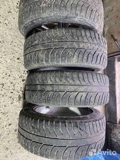 Bridgestone Ice Cruiser 7000 205/55 R16 50T