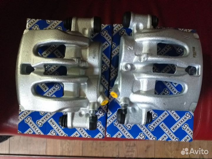 Суппорт передний Mercedes Sprinter W906 VW crafter