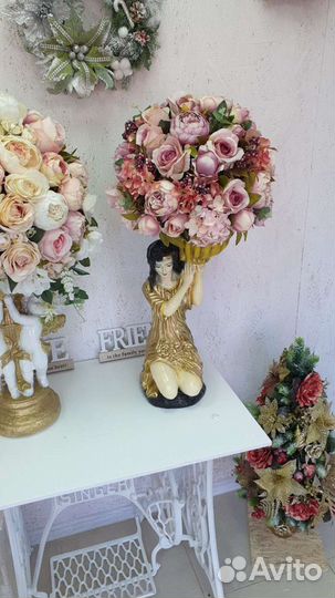 Цветочная композиция с цветами