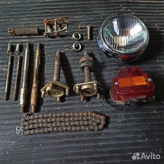 Запчасти оригинальные мотороллера Вятка и Иж