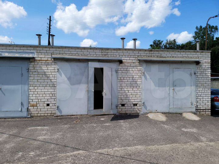 Гараж, > 30 м²