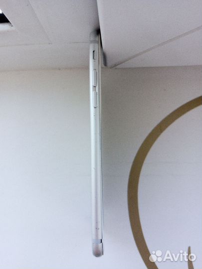 Продаю iPhone 6
