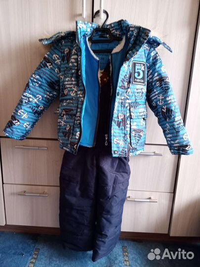 Куртка на мальчика детская р86.на 3-4г.цена 1,500