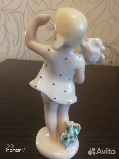 Девочка с цветами