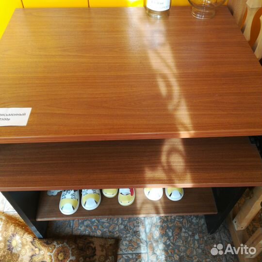 Письменный стол