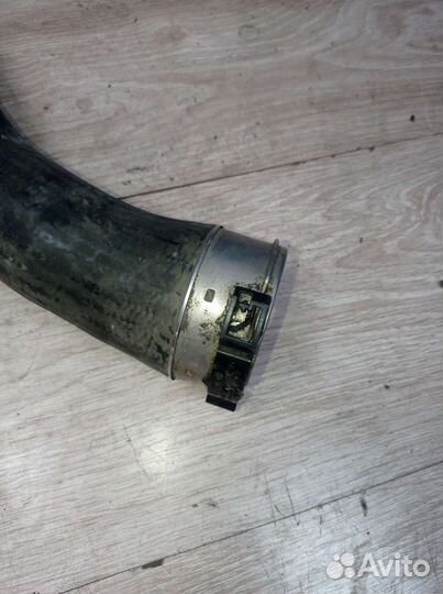 Патрубок турбины n47 на BMW 5 Е60 3 Е90