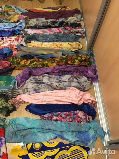 Шарфики, Guess,LV платки 49 шт Италия натур. шёлк