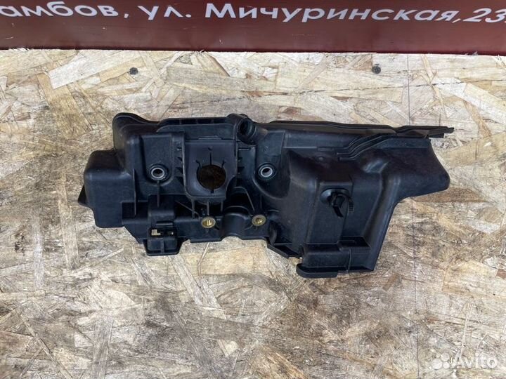 Крышка двигателя Renault Duster