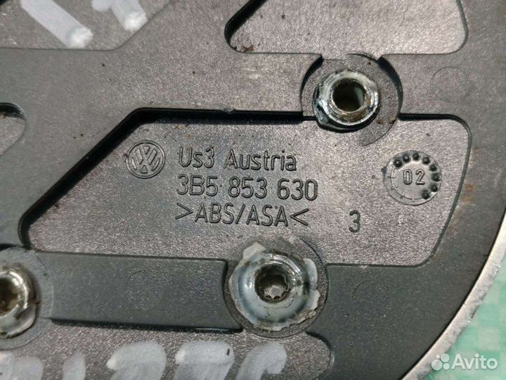 Эмблема на капот Volkswagen Passat B5