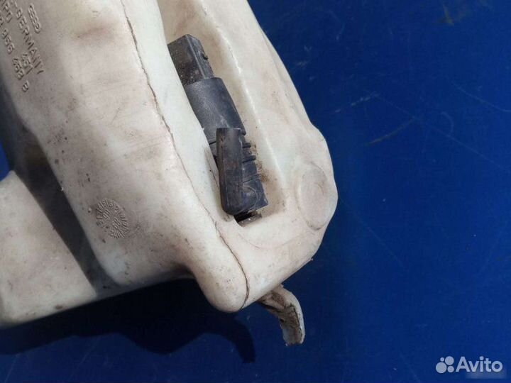 Бачок омывателя Audi 80 B3 1990