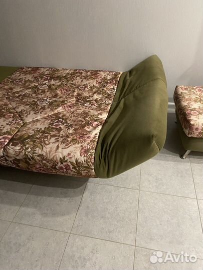 Раскладной диван с пуфиком