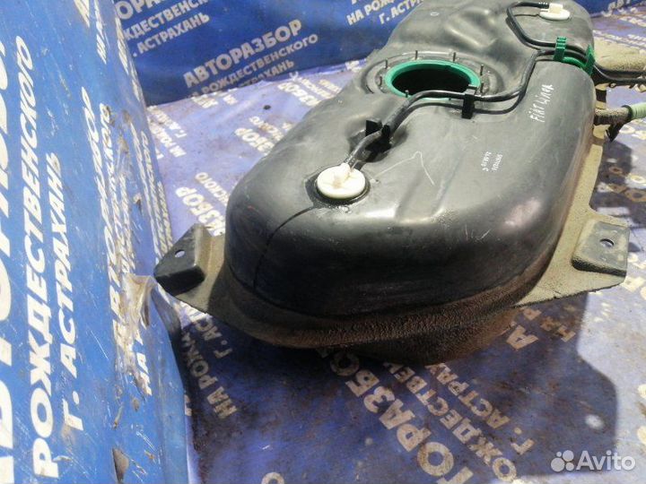 Бензобак Fiat Linea седан 198A4000 2010